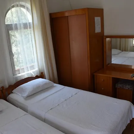 Comfort Inn Otel * 말마리스
